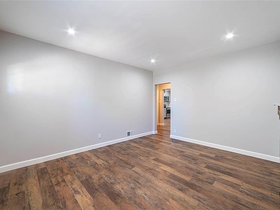 4th image of 4434 Itaska St