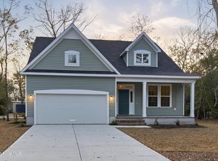 206 Chateau Drive, New Bern, NC 28560