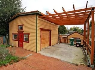 9242 8th Ave NW, Seattle, WA 98117