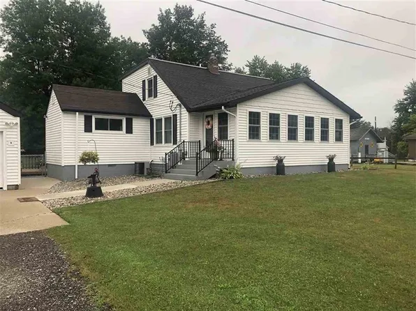 2234 N Smith St, Sanford, MI 48657