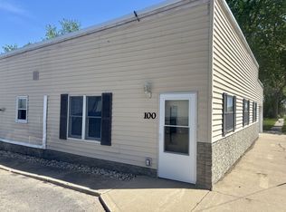 100 N 4th St #2, Beaver Creek, MN 56116