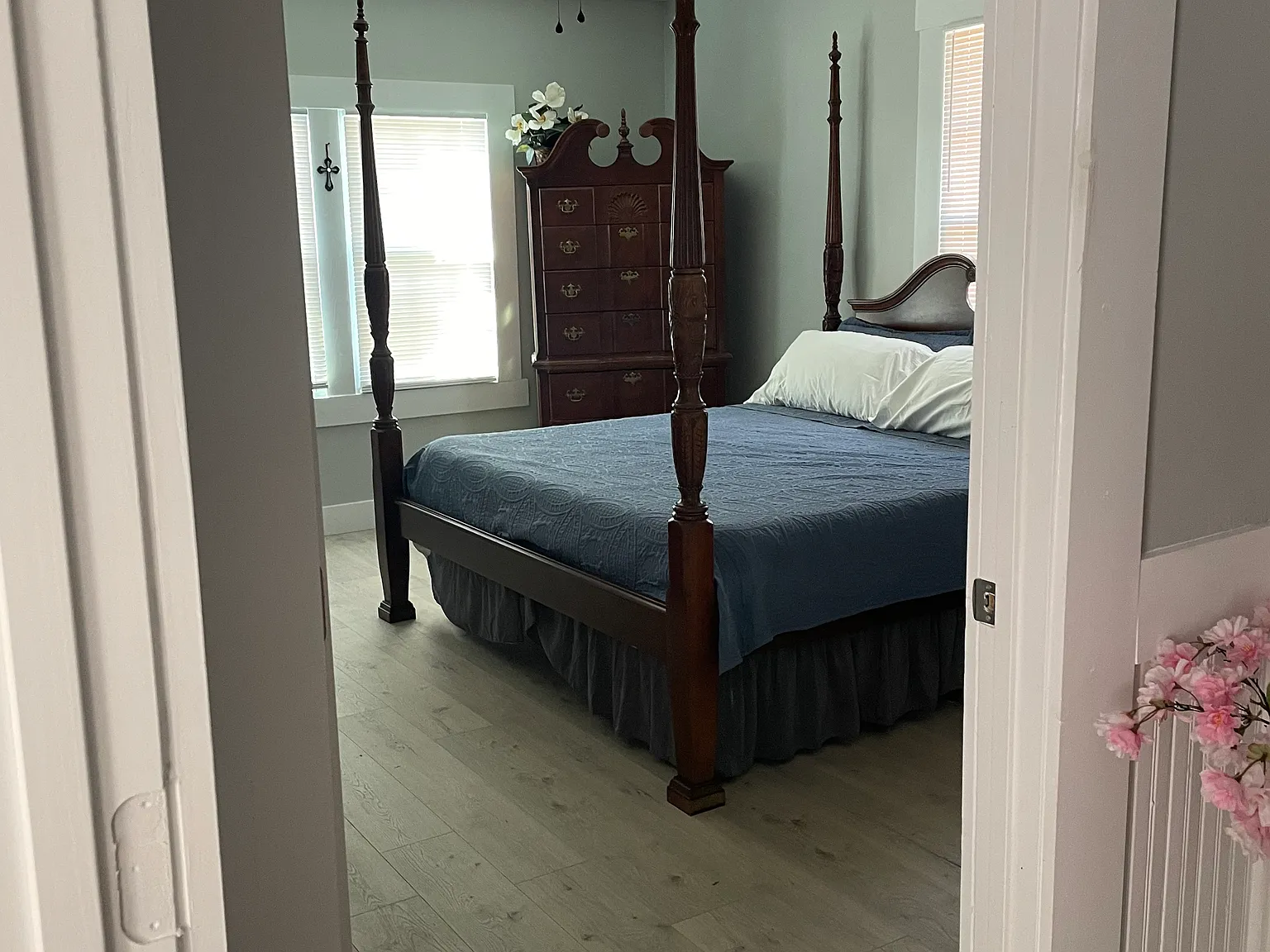 2 bed, 1049 sqft, $1,400 — Photo 2