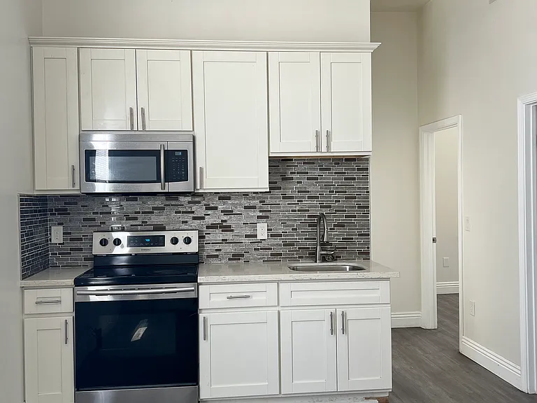 704 Webster St — Photo 1