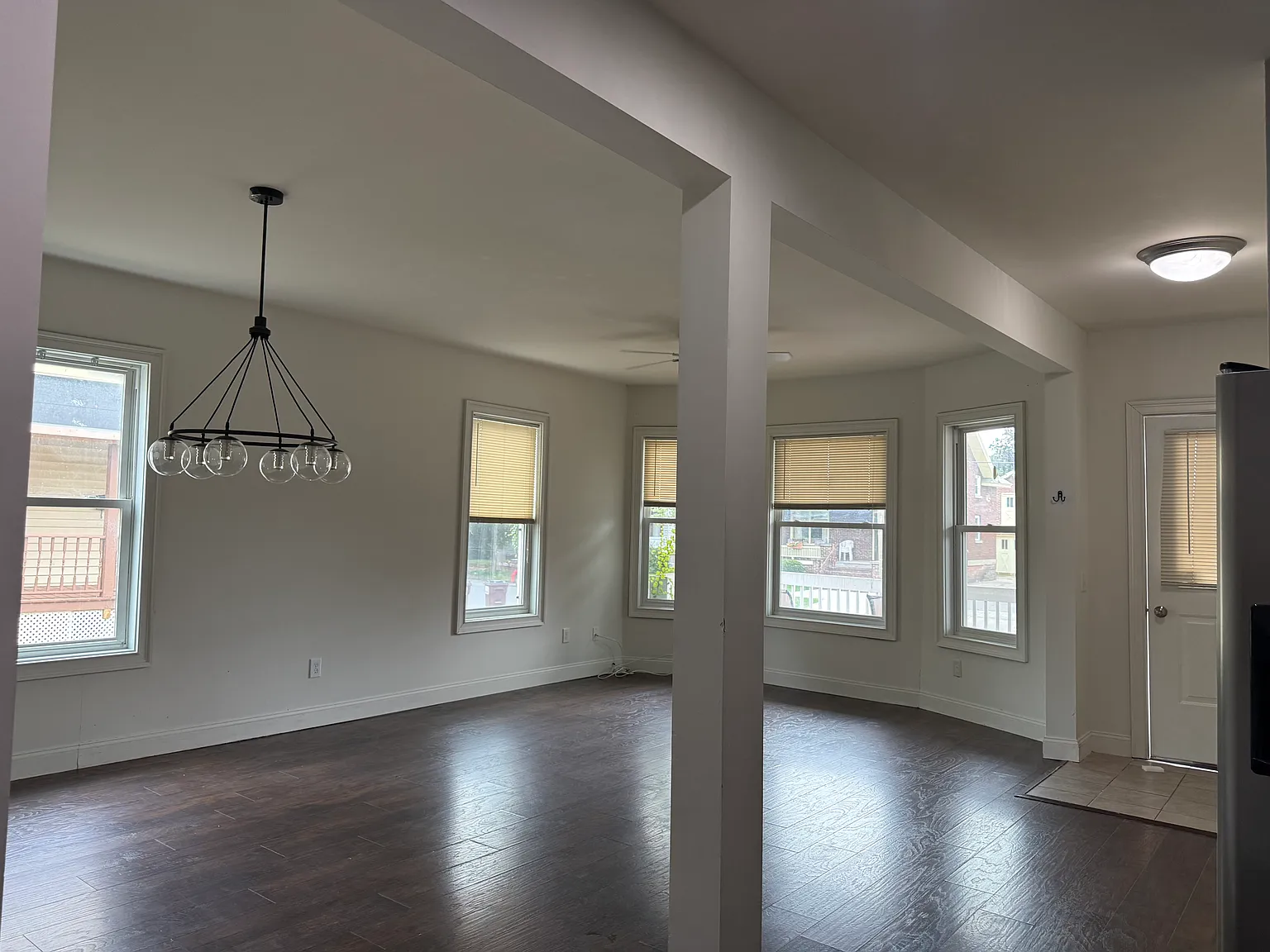 2 bed, 1300 sqft, $2,100 — Photo 1