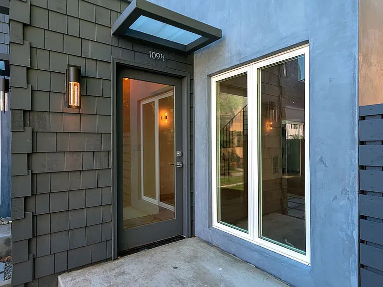 109 N Flores St #109 — Photo 3