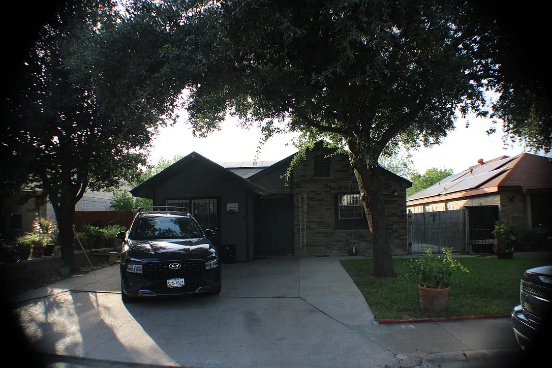 2 bed, 794 sqft, $1,300 — Photo 1