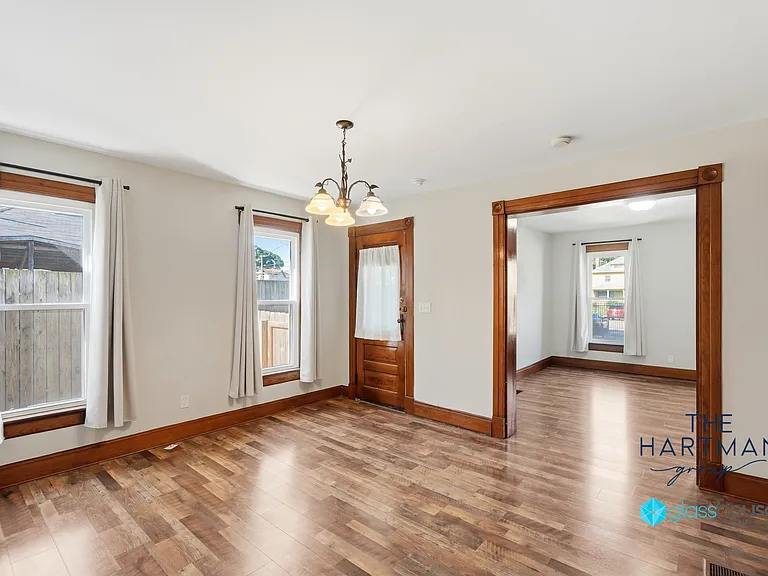 142 S Van Lear St — Photo 4