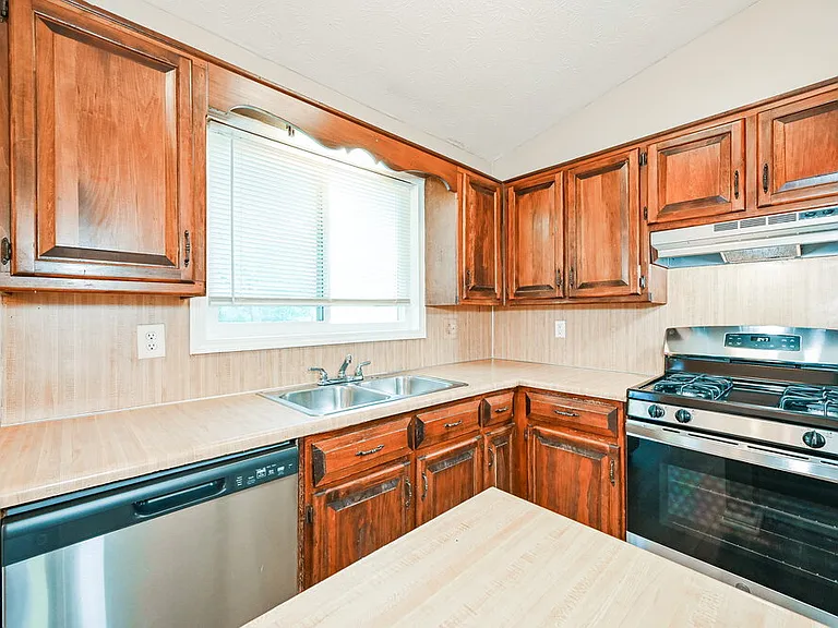 5088 Phillip Ct — Photo 8