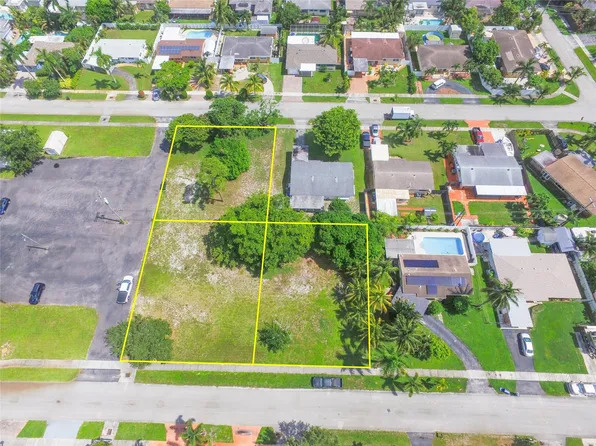 1900 SW 35th Avenue, Fort Lauderdale, FL 33312