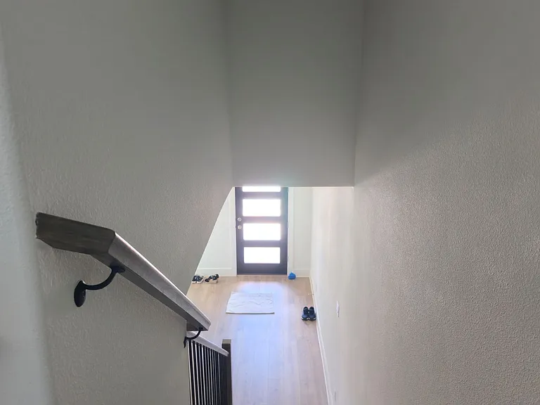 808 Meadowcrest Dr — Photo 8
