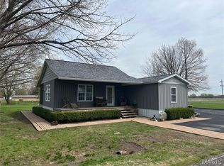 198 Monroe St, Carrollton, IL 62016