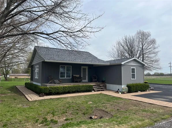 198 Monroe St, Carrollton, IL 62016