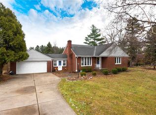 6829 Smith Rd, Middleburg Heights, OH 44130