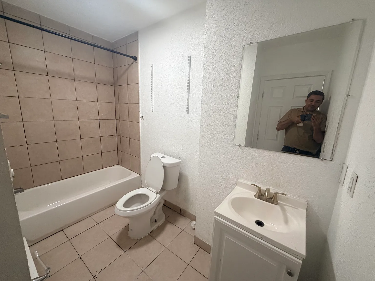 2 bed, 800 sqft, $1,200 — Photo 3