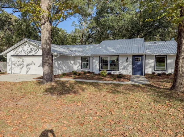 632 S Main St, Trenton, FL 32693