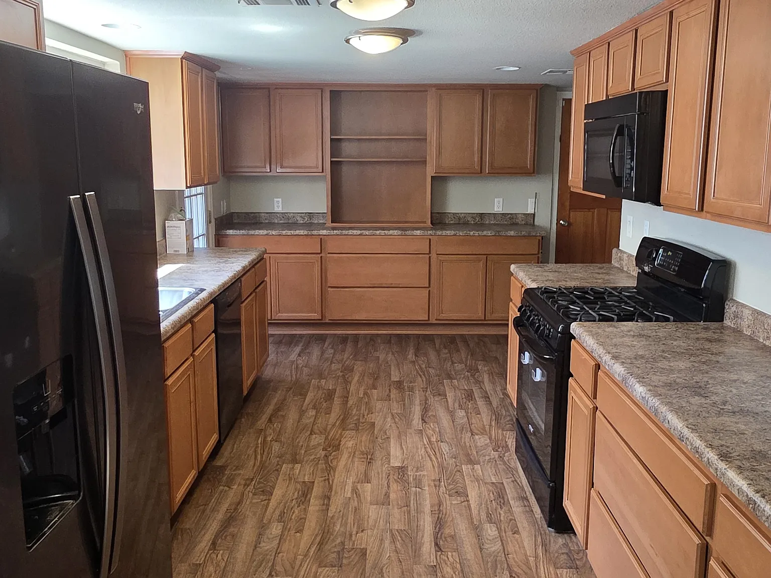 4 bed, 2.5 bath, 1900 sqft, $2,295 — Photo 4