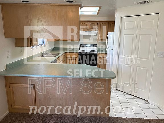 4th image of 720 Sunrise Ave APT 21