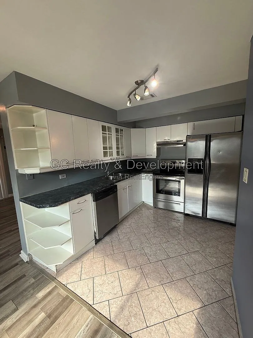 2 bed, 1.0 bath, 900 sqft, $1,495 — Photo 4