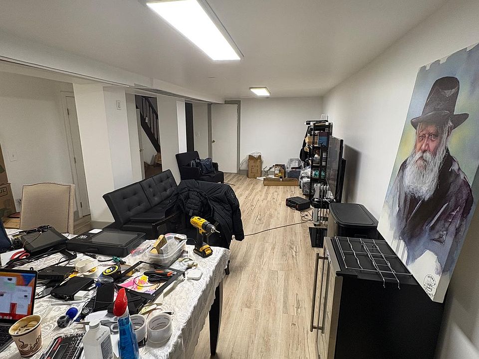 2nd image of 471 E New York Ave #1A