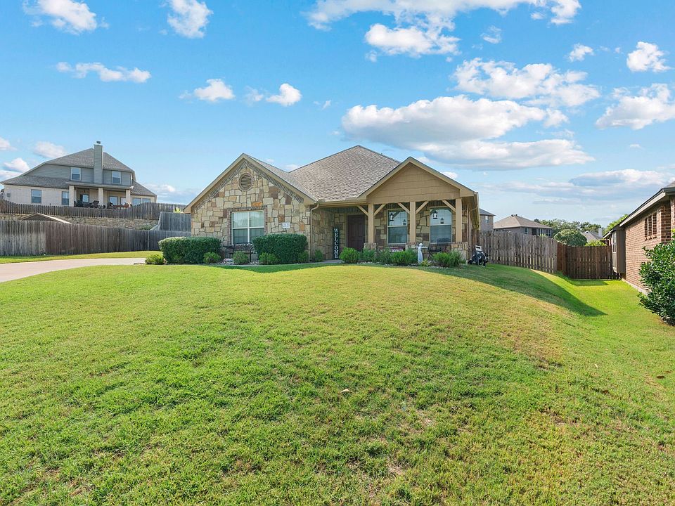 1st image of 2129 Valley Dr