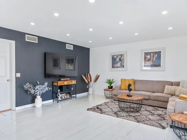 29886 Whispering Palms Trl — Photo 15