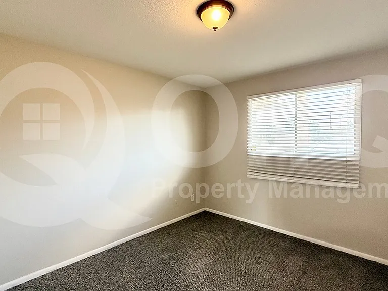 1275 E Loma Vista Dr — Photo 12