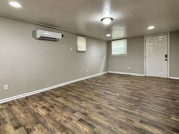 4th image of 2512 Finchley Dr #B