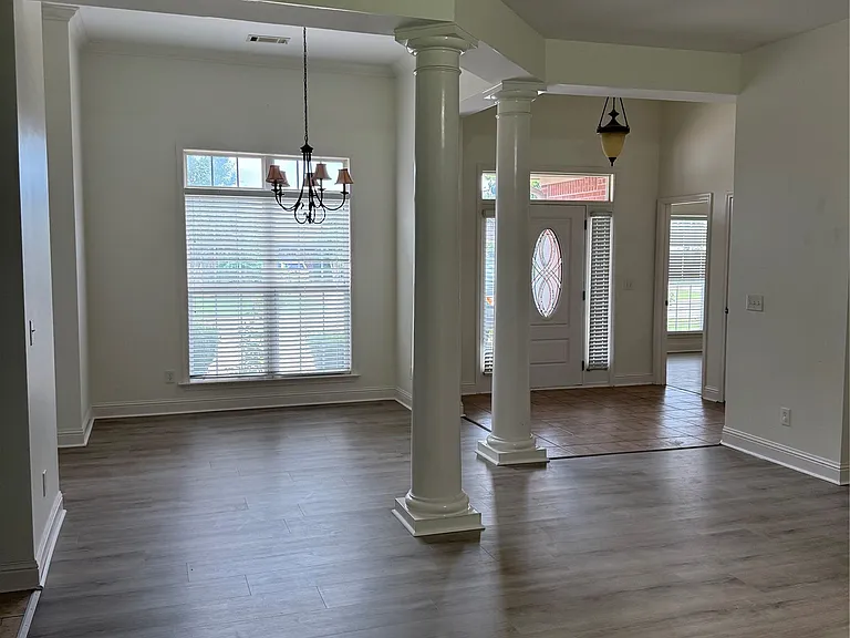 9832 Helmsley Cir — Photo 7