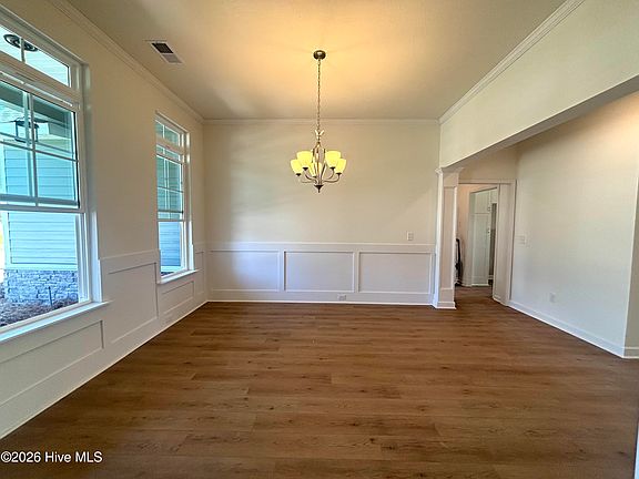 4th image of 633 Lampart Drive