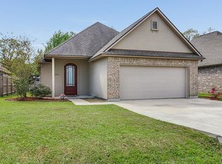 203 Milton Estates Ln, Youngsville, LA 70592