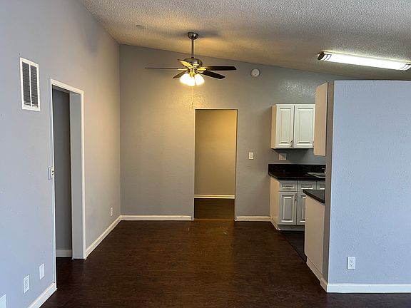 3rd image of 10235 Crenshaw Blvd #3-3-CRENSH