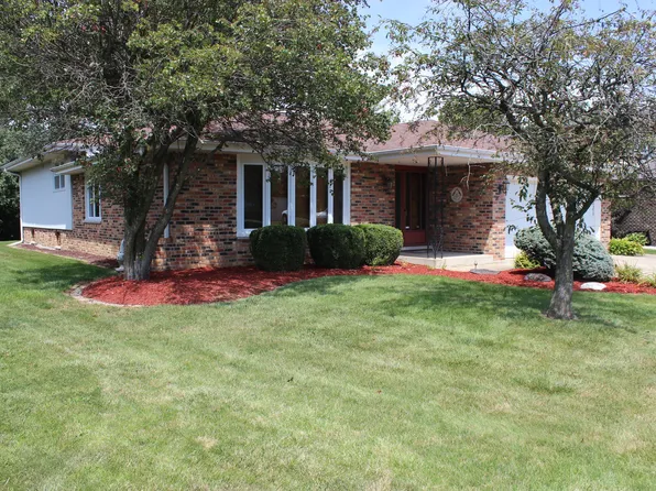 8130 W Circle Dr, Palos Hills, IL 60465