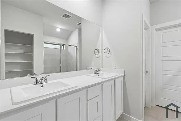 986 Olive Dr — Photo 9