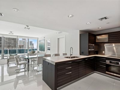 200 Biscayne Boulevard Way APT 4304, Miami, FL, 33131