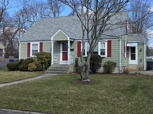 46 Sunny Cove Dr, Warwick, RI 02889