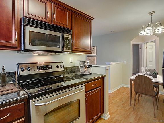4th image of 523 Graves Ave Unit 103