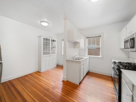 5th image of 721 Foster St APT 2W