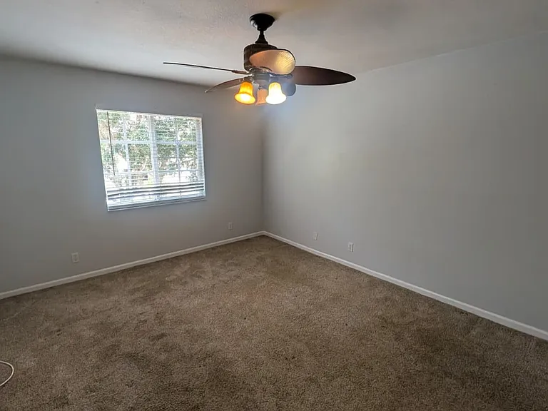4715 Palmbrooke Cir — Photo 10