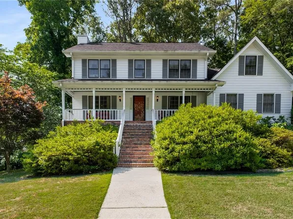 1974 Skyland Glen Dr, Snellville, GA 30078