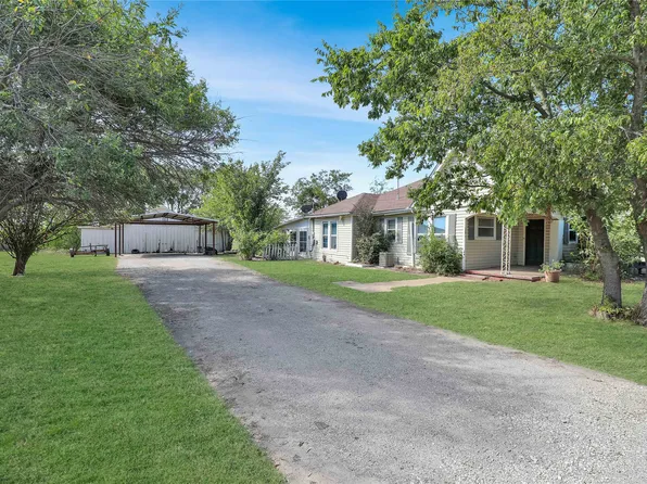 305 W Main St, Gunter, TX 75058