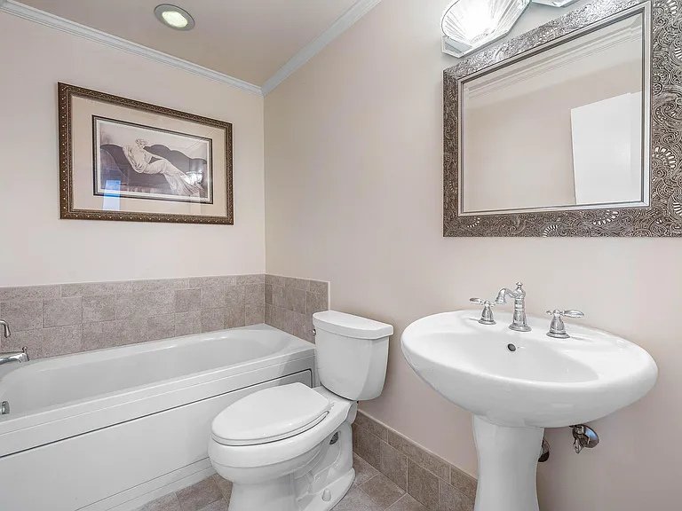 2303 Lowson Blvd #D — Photo 18
