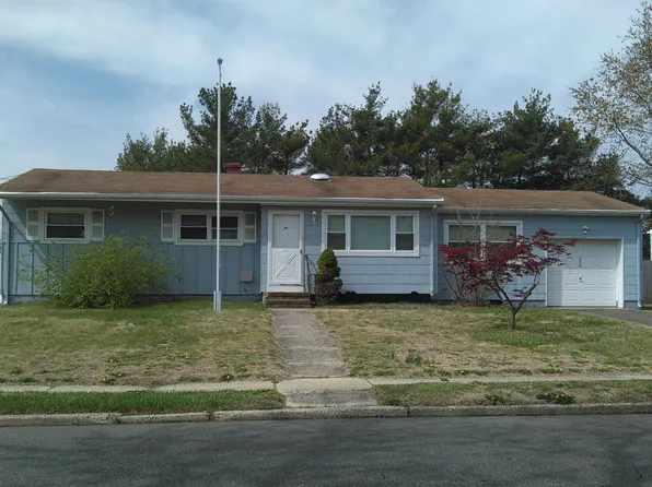 890 Egret Dr, Toms River, NJ 08753