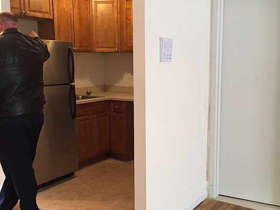 2nd image of 2093 Cedar Ave