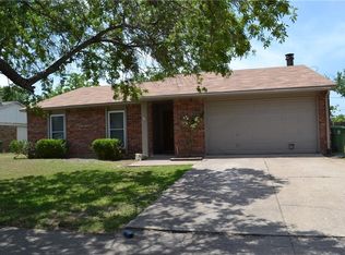 6609 Dewsbury St, North Richland Hills, TX 76182
