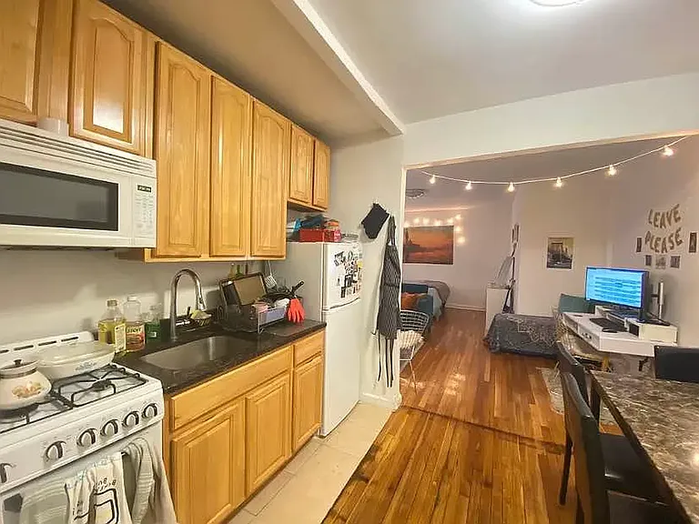 27 Crooke Ave #3E — Photo 3