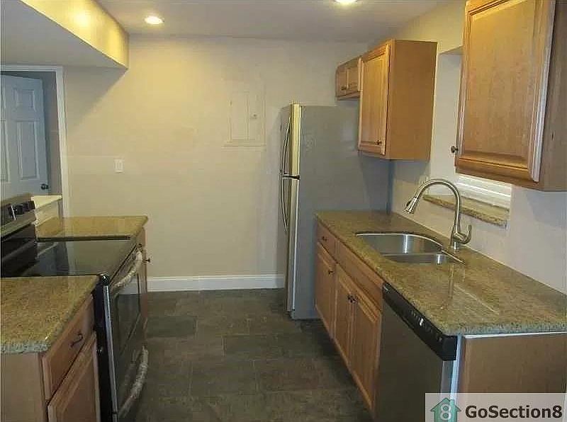 1st image of 722 N Lauderdale Ave