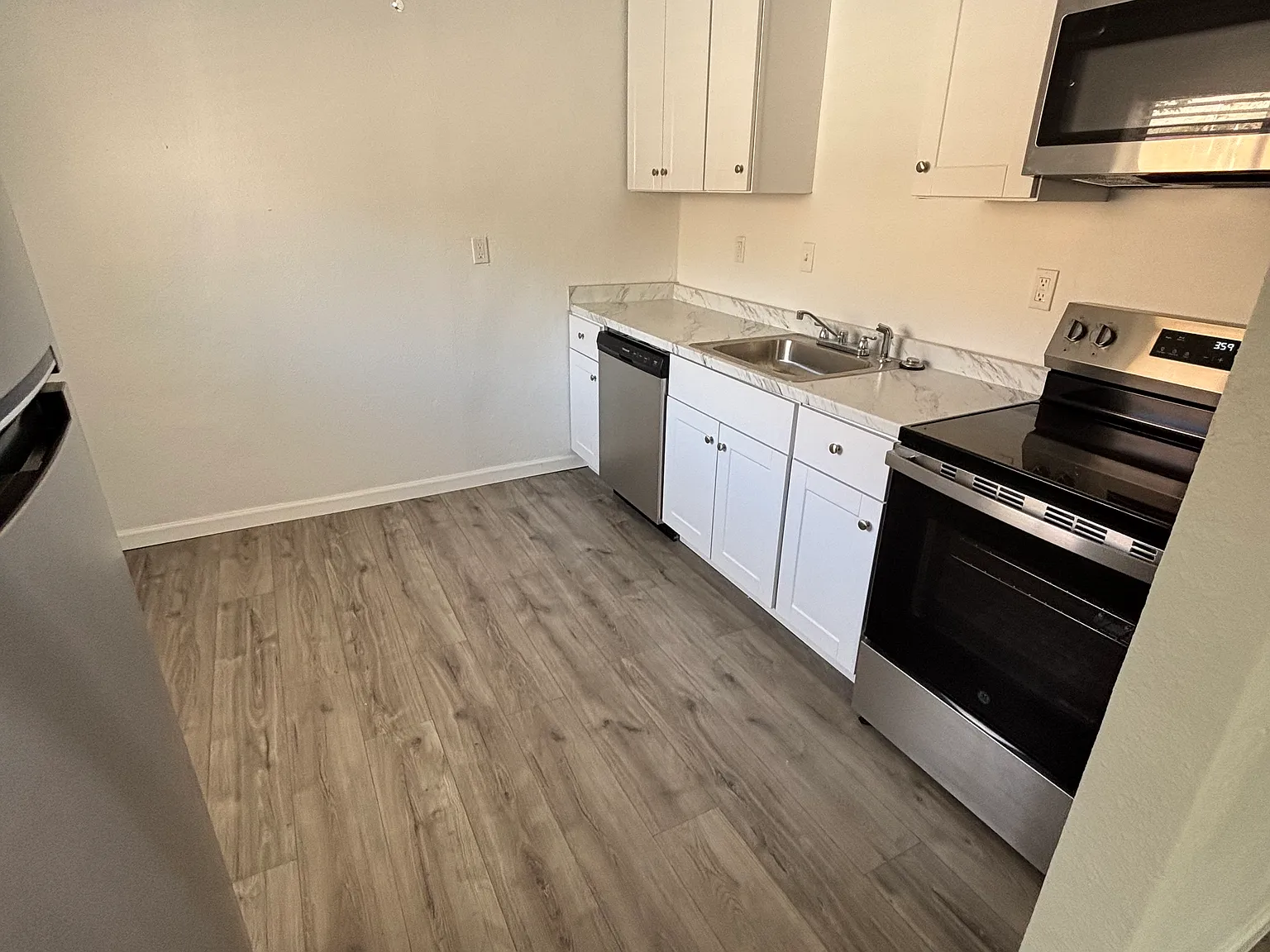Kellner Corner Apartments — Photo 2