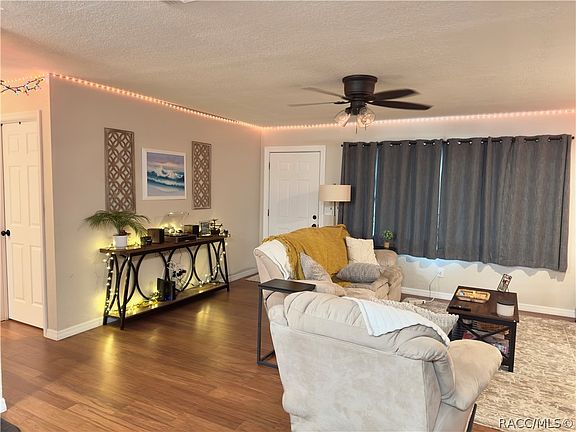 4th image of 707 S Snapp Ave