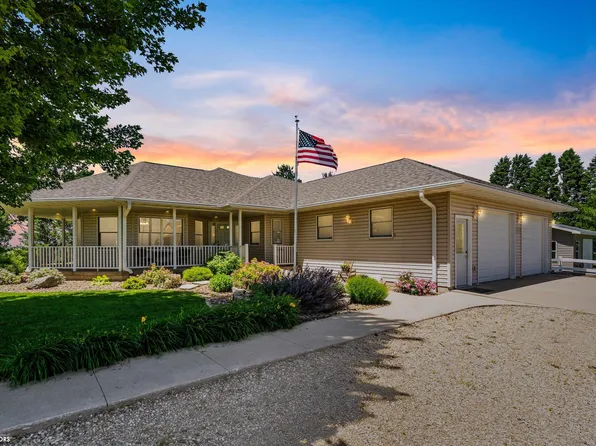 1751 200th St, State Center, IA 50247