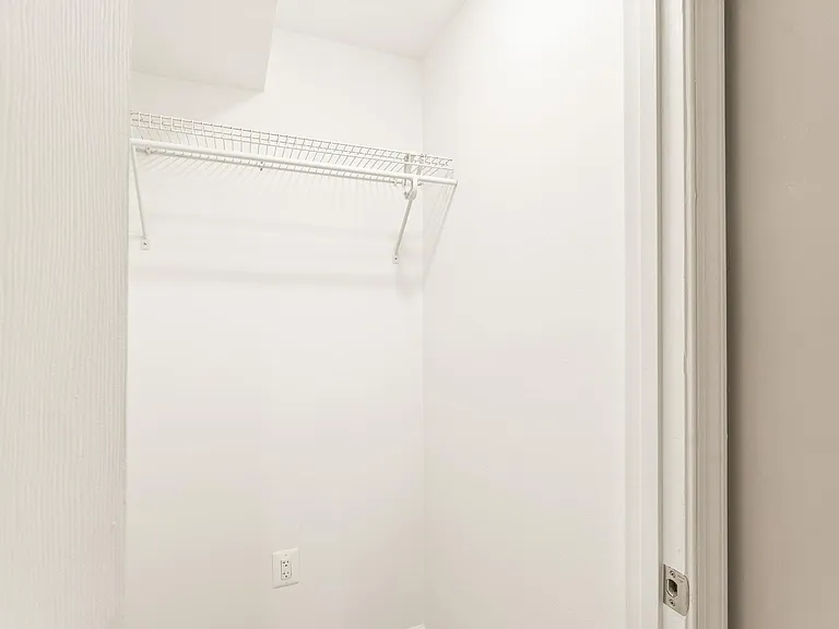 12168 Springwoods Dr — Photo 32